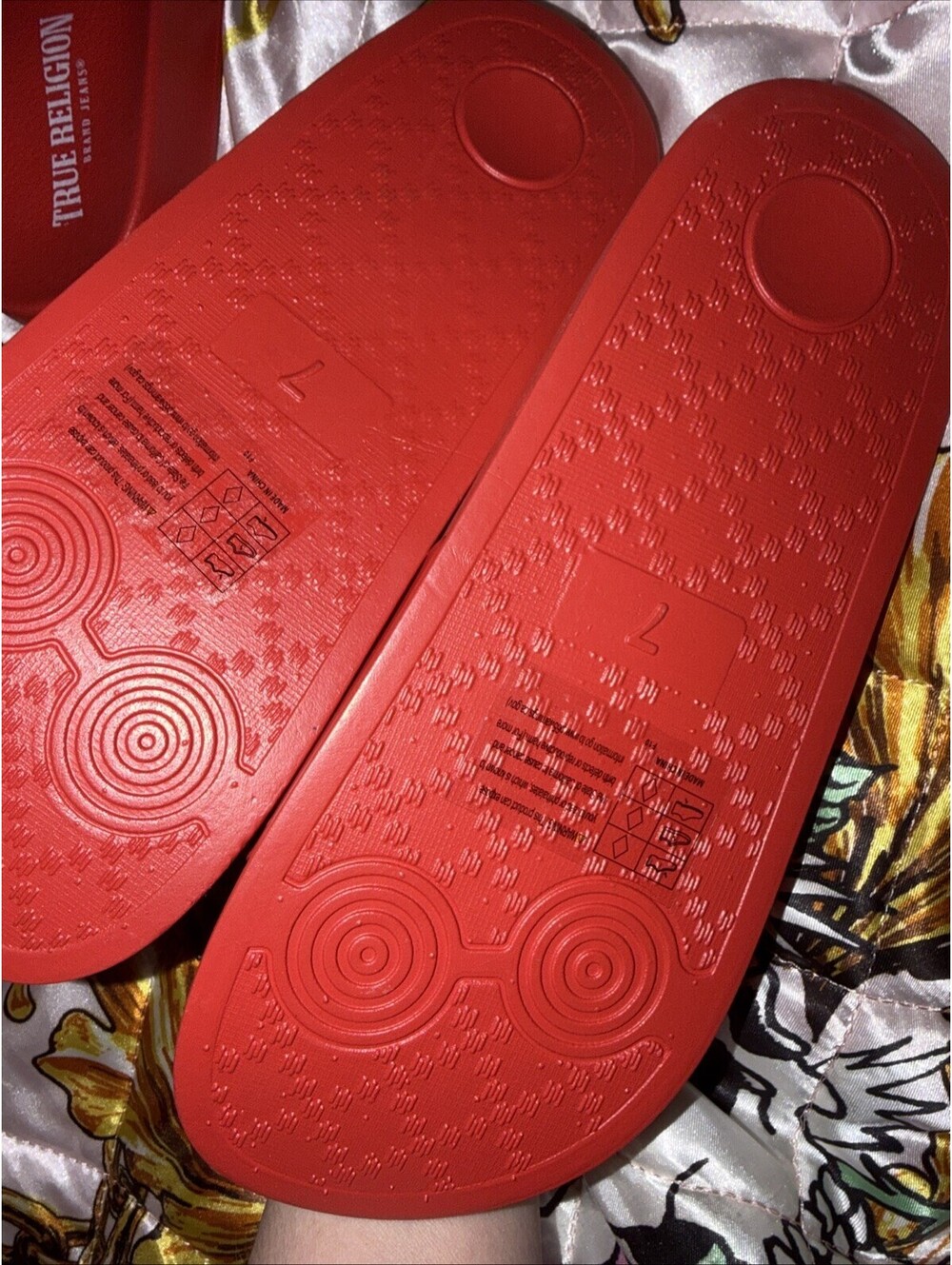 True Religion Womens Sandals Red Mini Bling Logos NWT - Picture 3 of 5
